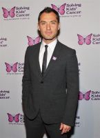 Jude Law, un ladrón especializado en abrir cajas fuertes